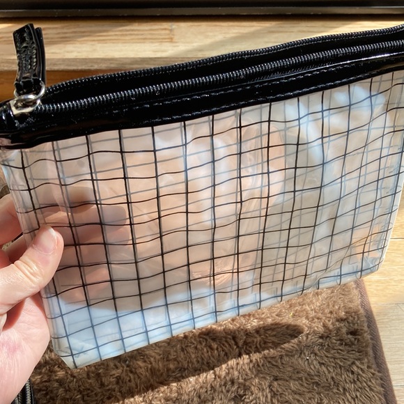 Bundle of assorted toiletry bags - Picture 11 of 14